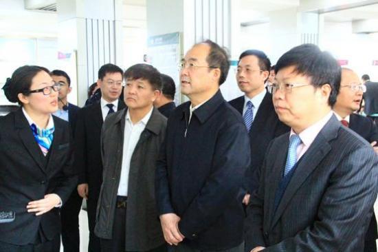 点击图片翻到下一页>> \