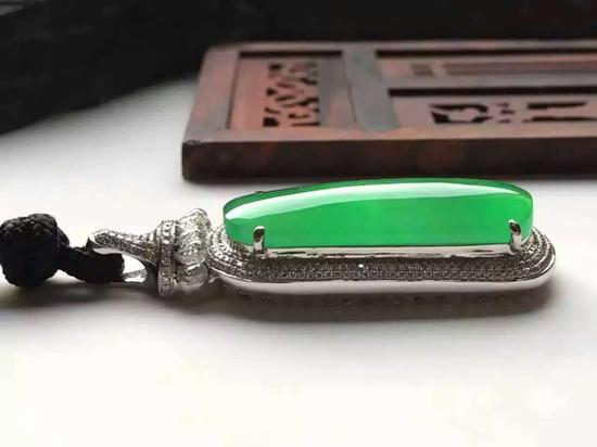 【鉴赏】学会“五看”，识别真翡翠并不难！