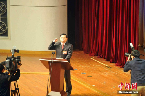 1月15日，在福建省第十二届人民代表大会第四次会议上，于伟国当选为新一任福建省人民政府省长。张斌 摄