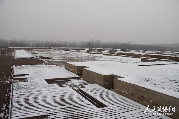 白雪覆盖下的汉长安城未央区遗址_副本 白雪覆盖下的汉长安城未央区遗址_副本