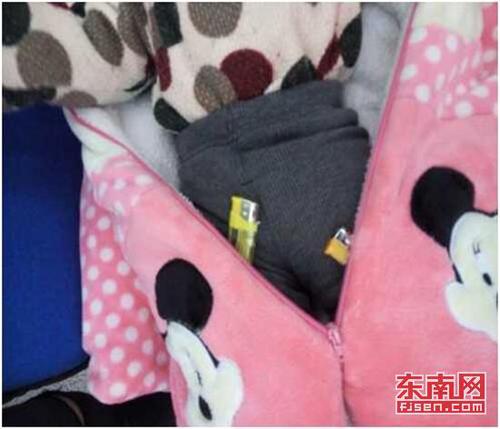 福州机场安检春运“奇葩”事 打火机藏婴儿脚底