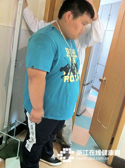 14岁男孩只吃肉体重达200多斤B超都穿透不了(图)