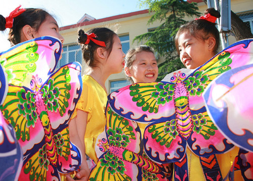 作为教育资源的重要补充部分，民办学校以其“特殊”的课程为老百姓提供更加多样化的选择。 本报记者 贾宁 摄