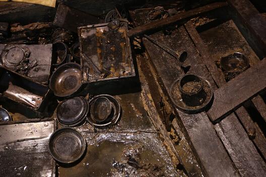 1744439105 1744439105