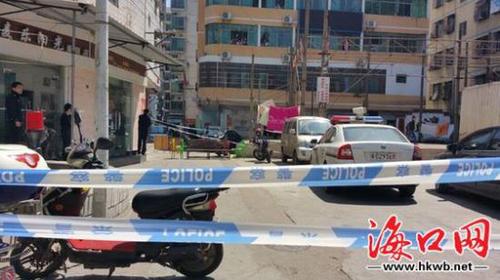 海南男子持刀砍伤十名学生后自杀身亡