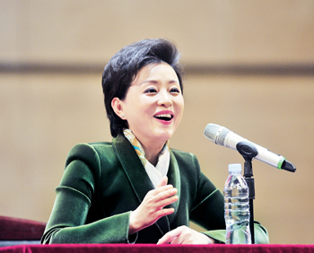 杨澜在讲座现场  段超摄 杨澜在讲座现场  段超摄