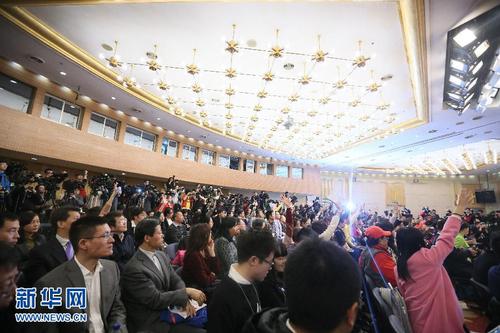 (两会)(2)直面热点 “干货”不断——十二届全国人大三次会议组织十数场记者会回眸