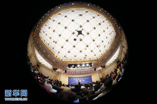 (两会)(5)直面热点 “干货”不断——十二届全国人大三次会议组织十数场记者会回眸