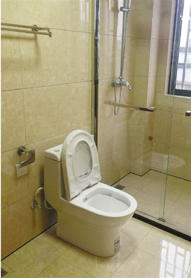 新买的抽水马桶裂了商家：寒潮冻的，天灾不赔