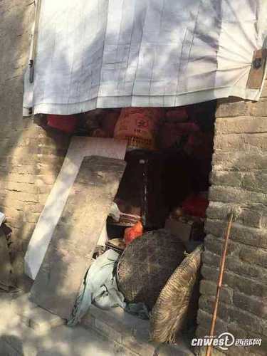 2016030319450485f5c_550 2016030319450485f5c_550