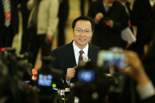 农业部部长韩长赋接受记者采访