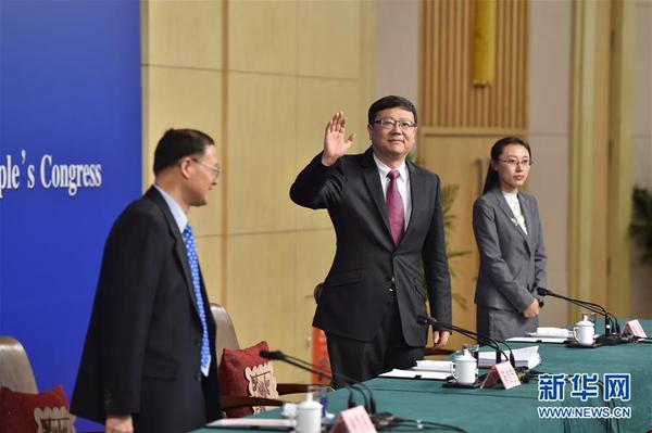 环保部长陈吉宁答记者问