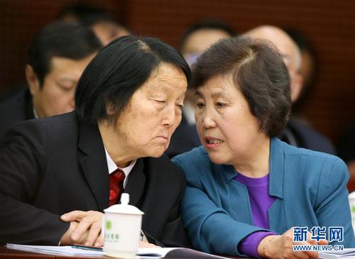 (两会人物·图文互动)(3)申纪兰:人大代表就是要为人民说话