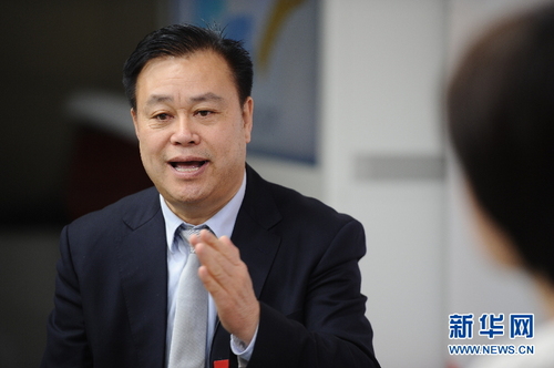 孙太利回答主持人提问 孙太利回答主持人提问