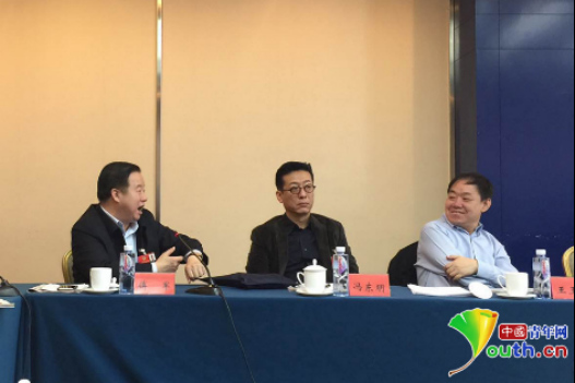 自曝“戴38万手表”委员:有了钱做慈善最重要 自曝“戴38万手表”委员:有了钱做慈善最重要