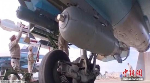 资料图：当地时间2015年11月30日，俄罗斯国防部发布视频显示，俄罗斯苏-34战斗机首次携带空对空导弹前往叙利亚执行军事任务。