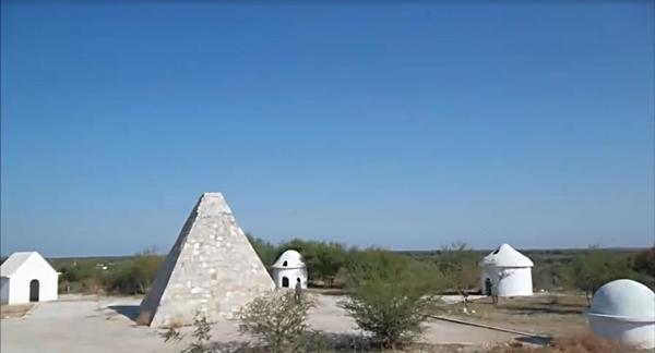 b6deffaba47c4344bc3b8885671c0e99_th b6deffaba47c4344bc3b8885671c0e99_th