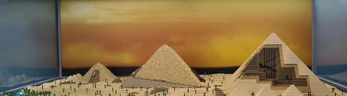 塔克以前在芝加哥当建筑设计师。（网页截图）