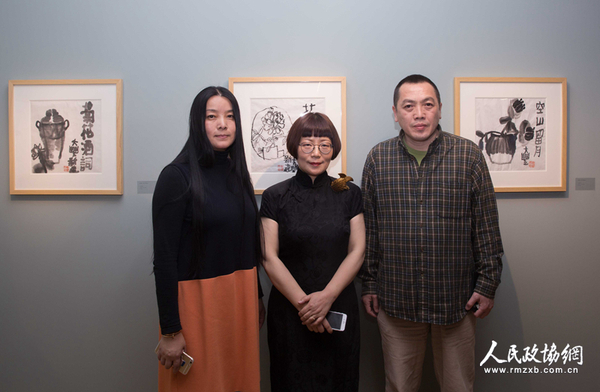 展览统筹陈衍、董慧萍与中央美院副教授李帆