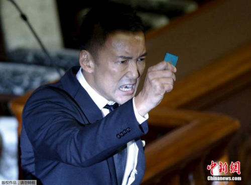 日本左派议员怒斥安保法。