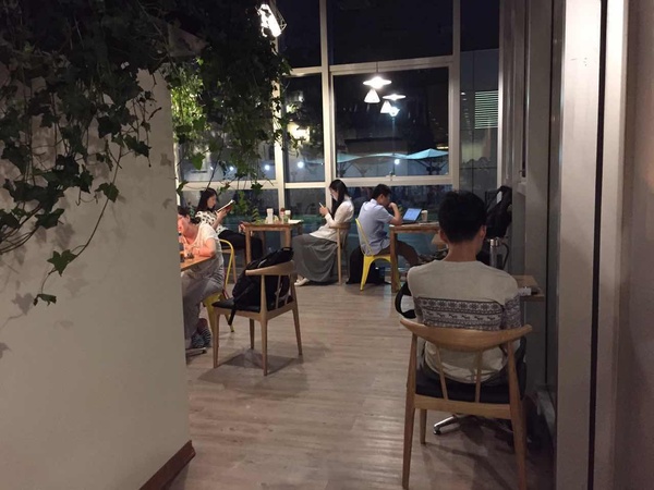 北京三联24小时书店一角 北京三联24小时书店一角