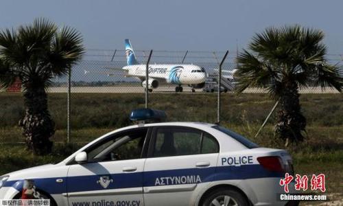 被劫客机有26名外国乘客 劫机者系27岁医科生