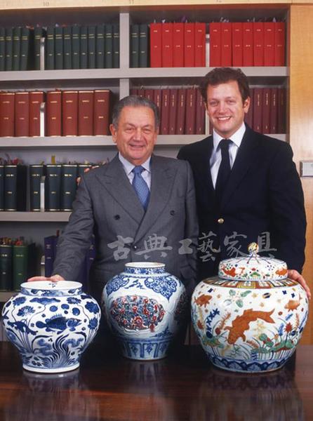 埃斯肯纳齐父子，是著名中国古董鉴赏、经营者。