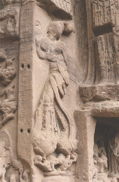 邛崃石笋山现“佛首”专家:岩体垮塌后自然形成