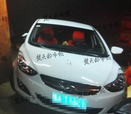 点击图片翻到下一页>> 女司机撞3岁儿子 具体情况尚不明确(图)