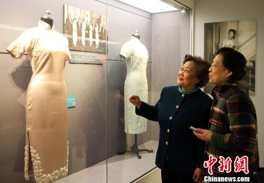 宋子文夫人张乐怡的旗袍 潘索菲 摄 宋子文夫人张乐怡的旗袍 潘索菲 摄