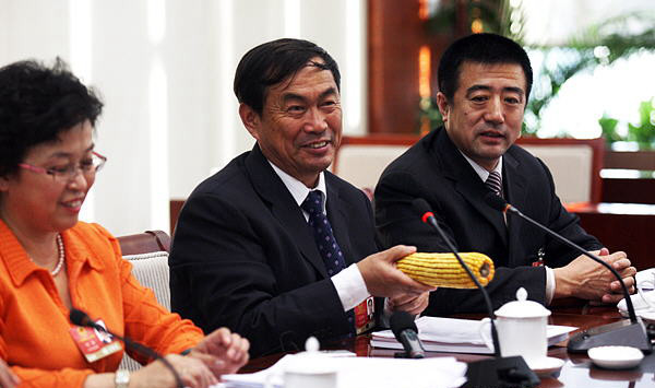 毛丰美(中) 毛丰美(中)