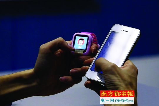 儿童电话手表存漏洞:黑客后台拨号表显示