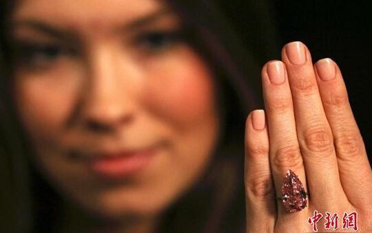 历史上最大梨形粉钻将被拍卖1 历史上最大梨形粉钻将被拍卖1