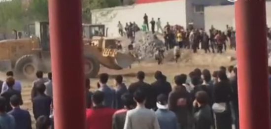 河北美院与村民爆发激烈冲突 号召学生