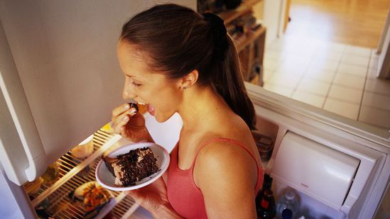 刚吃完又觉得饿？什么原因？