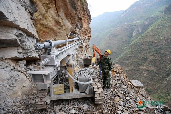 e-2928368-s154098fbb6c70034032081 e-2928368-s154098fbb6c70034032081