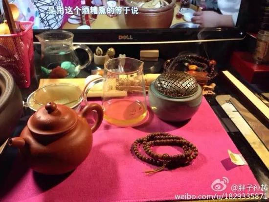 后面水里泡着的是绿松吗？