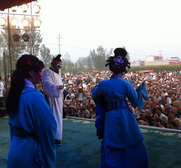 为乡亲演出 为乡亲演出