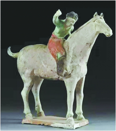 胡人打马球俑 胡人打马球俑