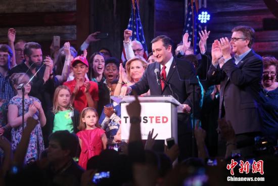 当地时间3月1日，美国总统大选党内初选“超级星期二”在多州同时展开，克鲁兹当晚在休斯敦的观票会上发表获胜感言，感谢得州的支持者。 <a target='_blank' href='http://www.chinanews.com/'>中新社</a>记者 王欢 摄