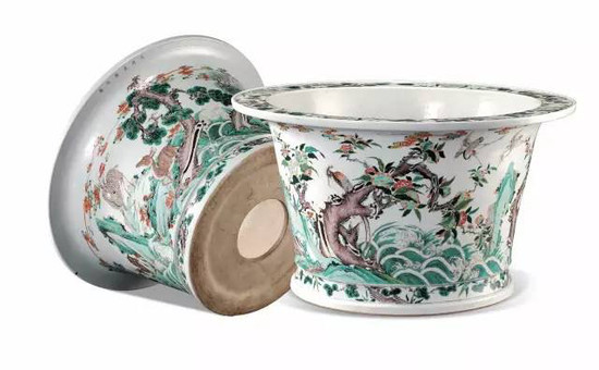 清康熙 五彩鹤鹿同春描金祝寿纹大花盆一对 清康熙 五彩鹤鹿同春描金祝寿纹大花盆一对