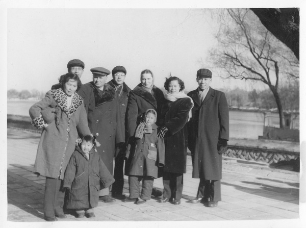 一九五六年王祖浒及夫人与苏联专家合影 一九五六年王祖浒及夫人与苏联专家合影