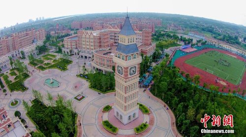 图为学校内景。