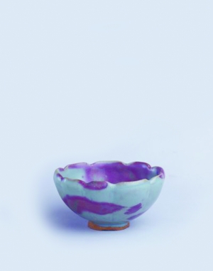 钧窑天蓝釉红斑花瓣式碗 钧窑天蓝釉红斑花瓣式碗