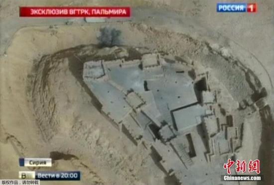 当地时间3月27日，据法新社报道，叙利亚政府军从极端组织“伊斯兰国”手中夺回了帕尔米拉古城。