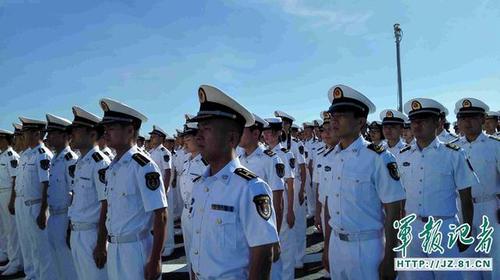 兰州舰官兵在曾母暗沙海域宣誓 立下“军令状”