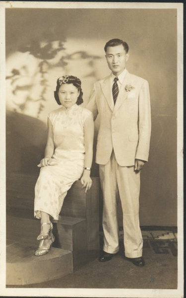 1941年7月，葛庭燧与何怡贞在上海结婚时的合影。