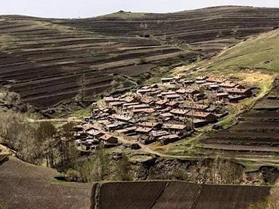 “草原天路”的沿途风光 点击进入下一页