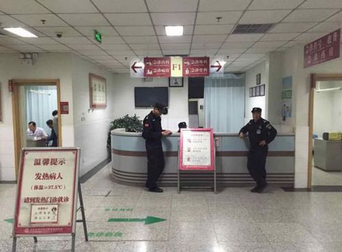 雷洋妻子对丈夫“涉嫌嫖娼被控制后死亡”表示无法理解，并对事发时警方的执法以及事后警方的处理提出了质疑。