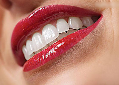 如何科学地美白牙齿？